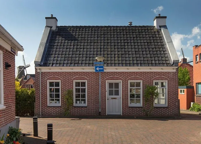 Karakteristiek Huis In Centrum Winsum Met Nieuwe Badkamer